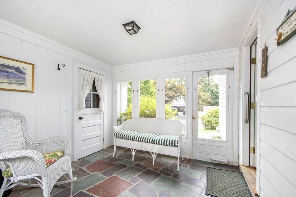 9 Winthrop Road Hingham, MA 02043 - Photo 3 of 31