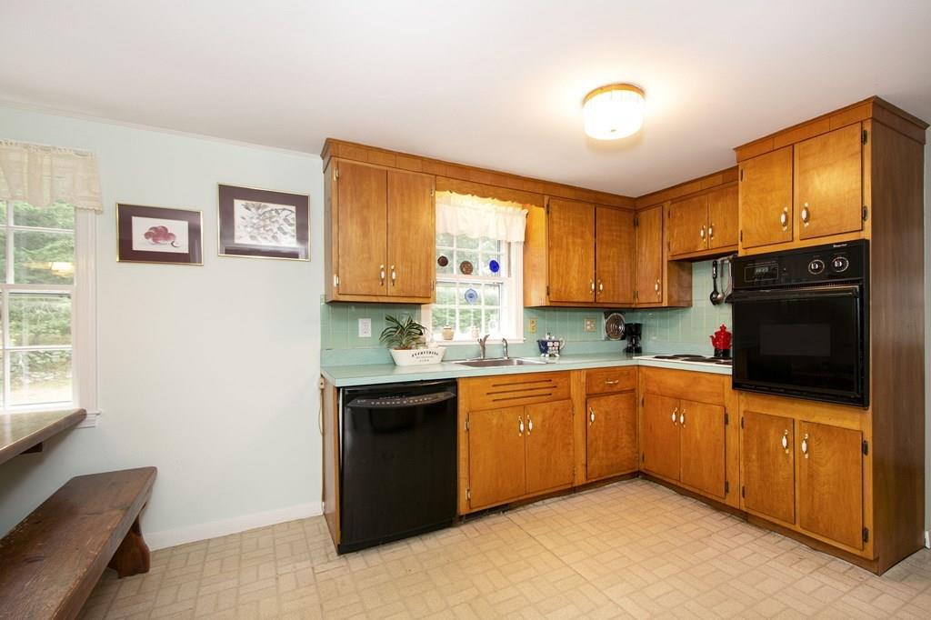 9 Winthrop Road Hingham, MA 02043 - Photo 5 of 31