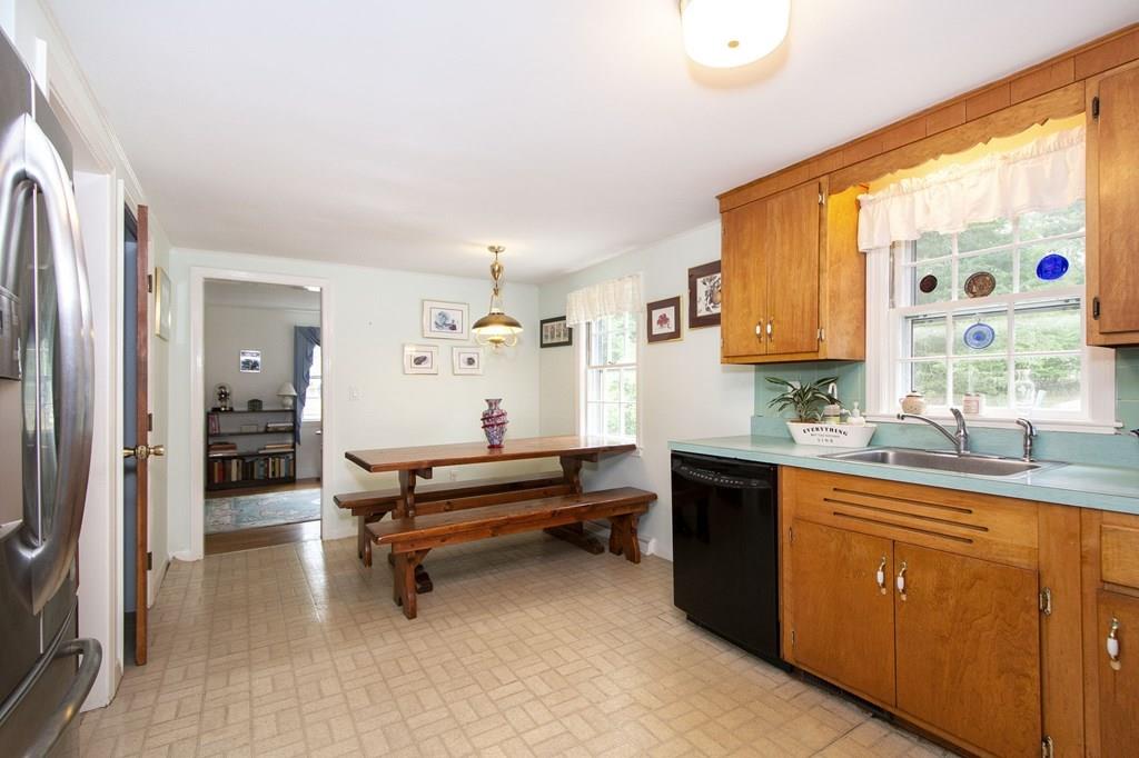 9 Winthrop Road Hingham, MA 02043 - Photo 6 of 31