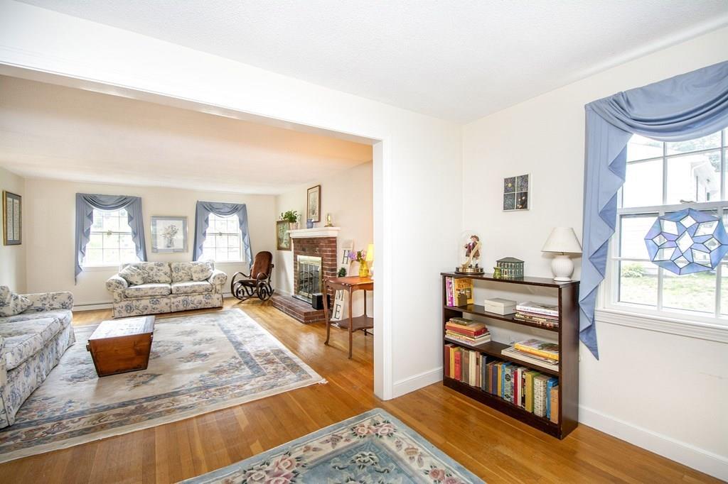 9 Winthrop Road Hingham, MA 02043 - Photo 9 of 31