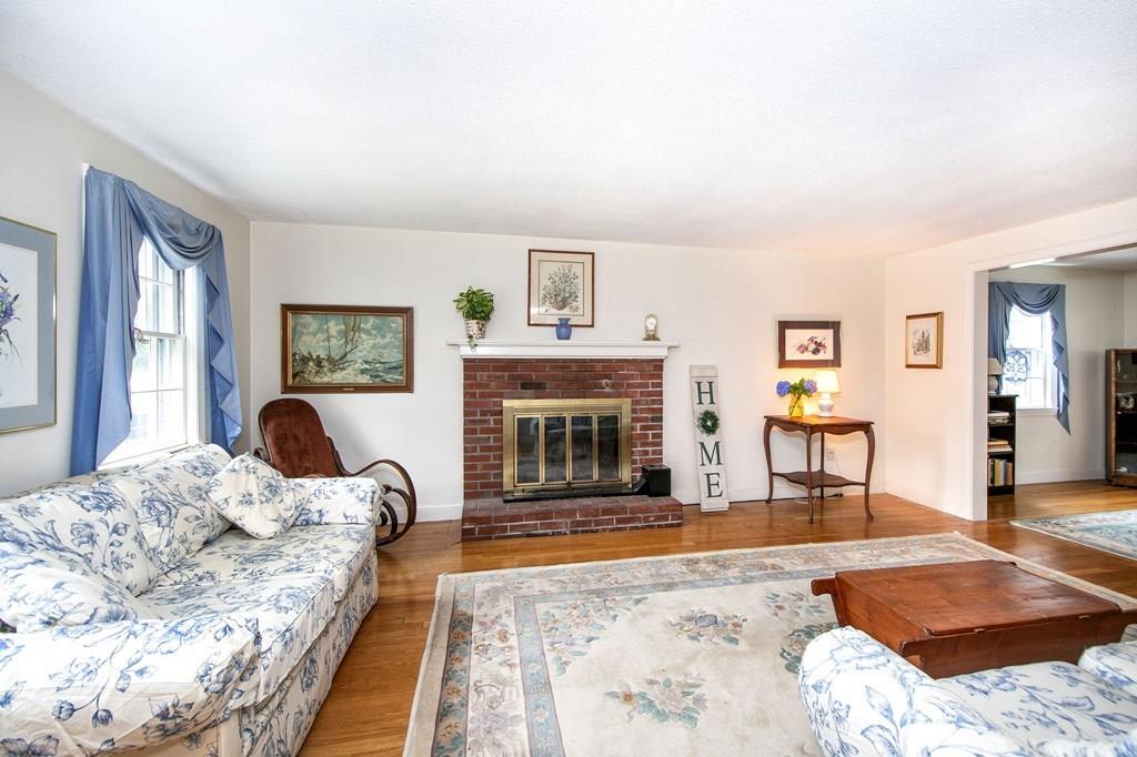 9 Winthrop Road Hingham, MA 02043 - Photo 10 of 31