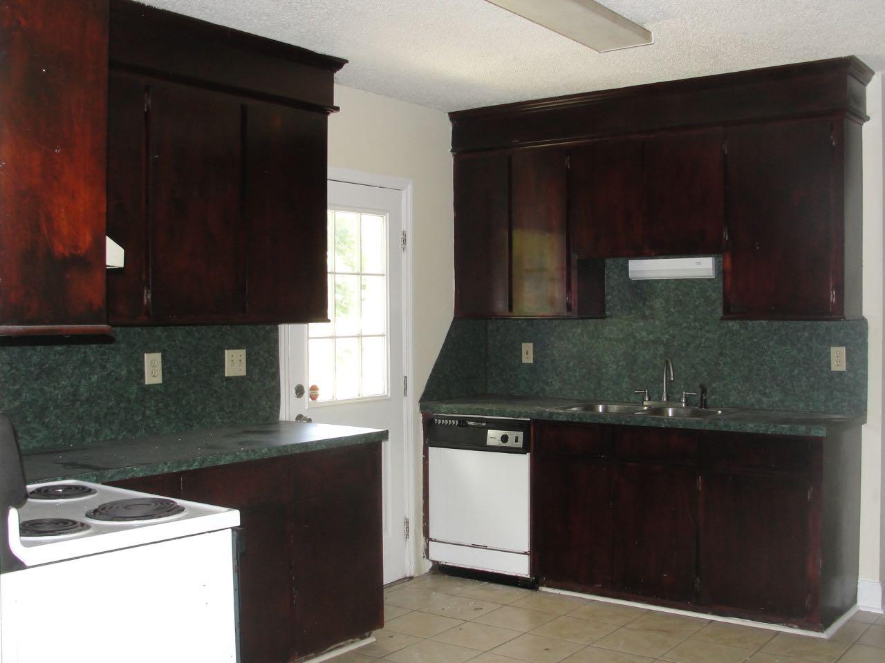 1230 Venning Road Mount Pleasant, SC 29464 - Photo 4 of 13 DSC05570