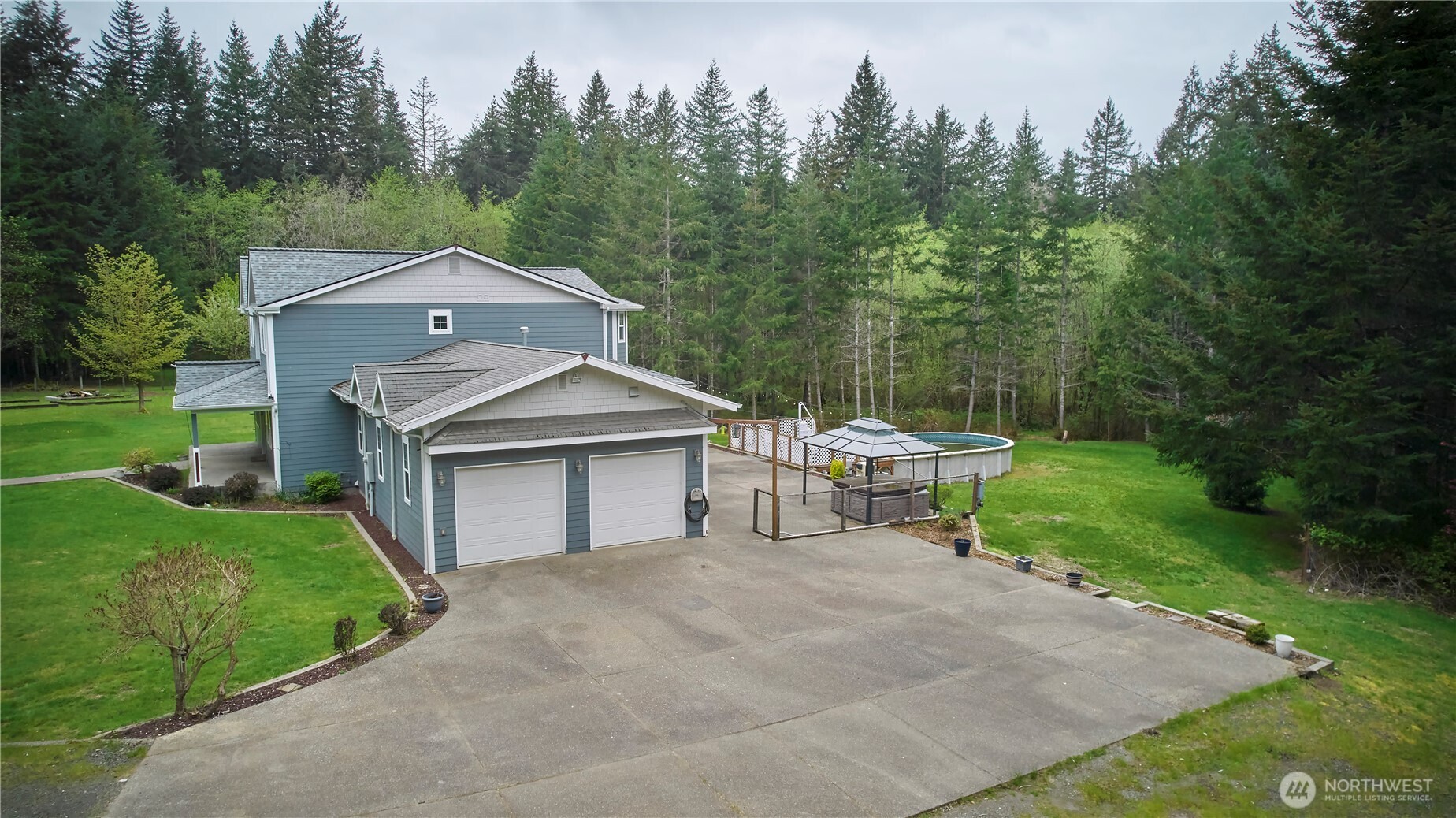 4909 Southwest Old Clifton Road Port Orchard, WA 98367 - Photo 36 of 40