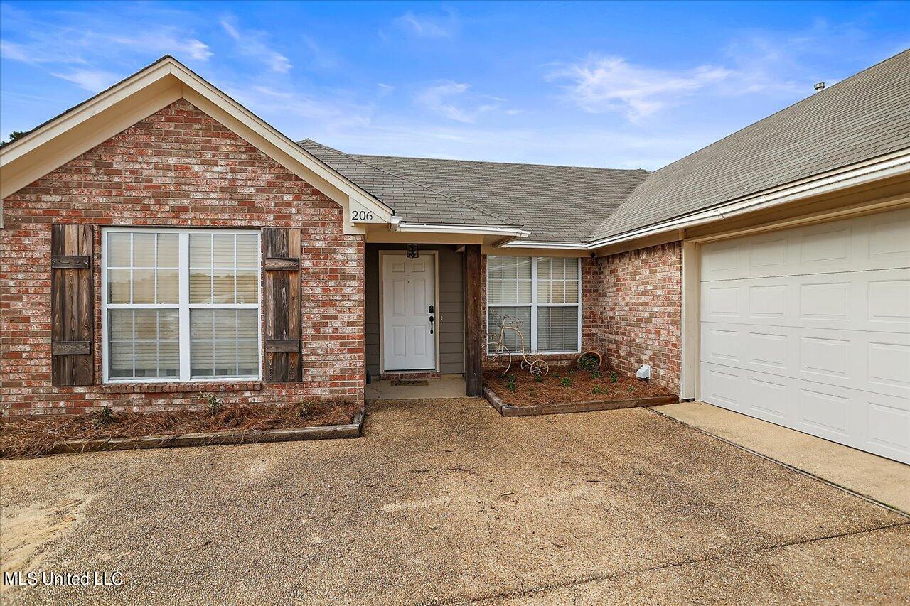 206 Roxbury Cove Florence, MS 39073 - Photo 4 of 39 05-206 Roxbury Cove