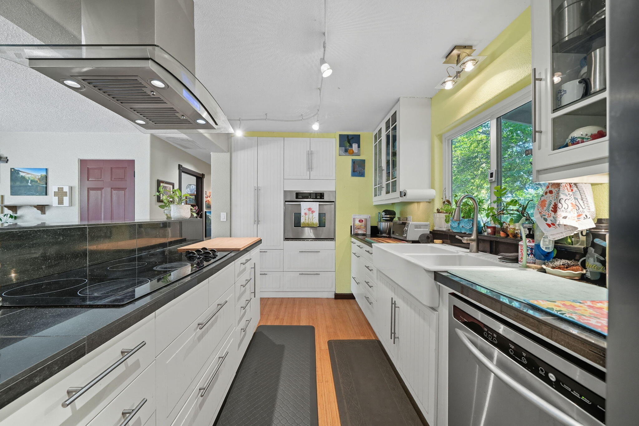 25031 Kauffman Avenue Red Bluff, CA 96080 - Photo 11 of 57 Kitchen