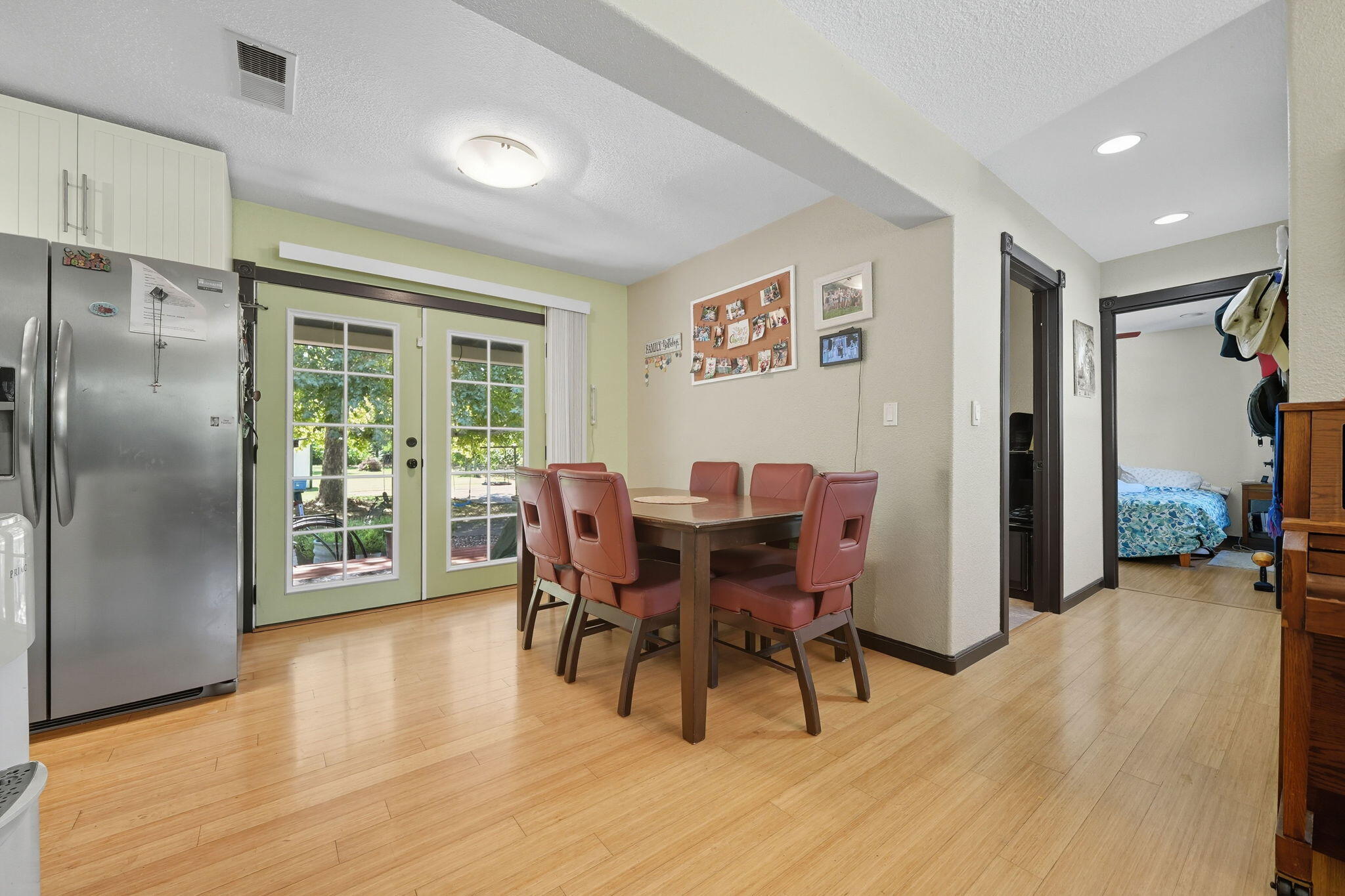 25031 Kauffman Avenue Red Bluff, CA 96080 - Photo 13 of 57 Dining aea