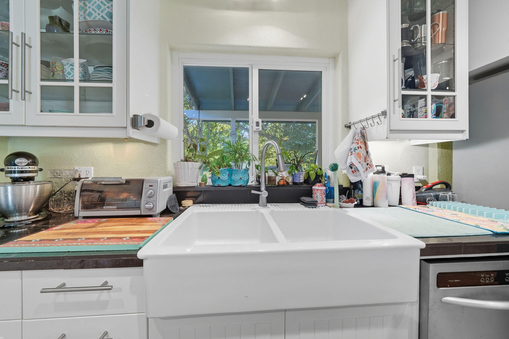 25031 Kauffman Avenue Red Bluff, CA 96080 - Photo 10 of 57 Kitchen sink