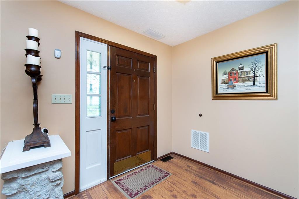 9638 Vandergriff Road Indianapolis, IN 46239 - Photo 4 of 33