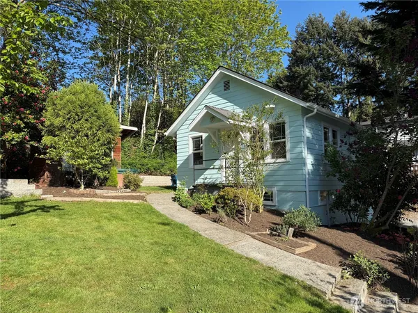 $659,000 | 5304 Northeast 193rd Street, Lake Forest Park, WA 98155
