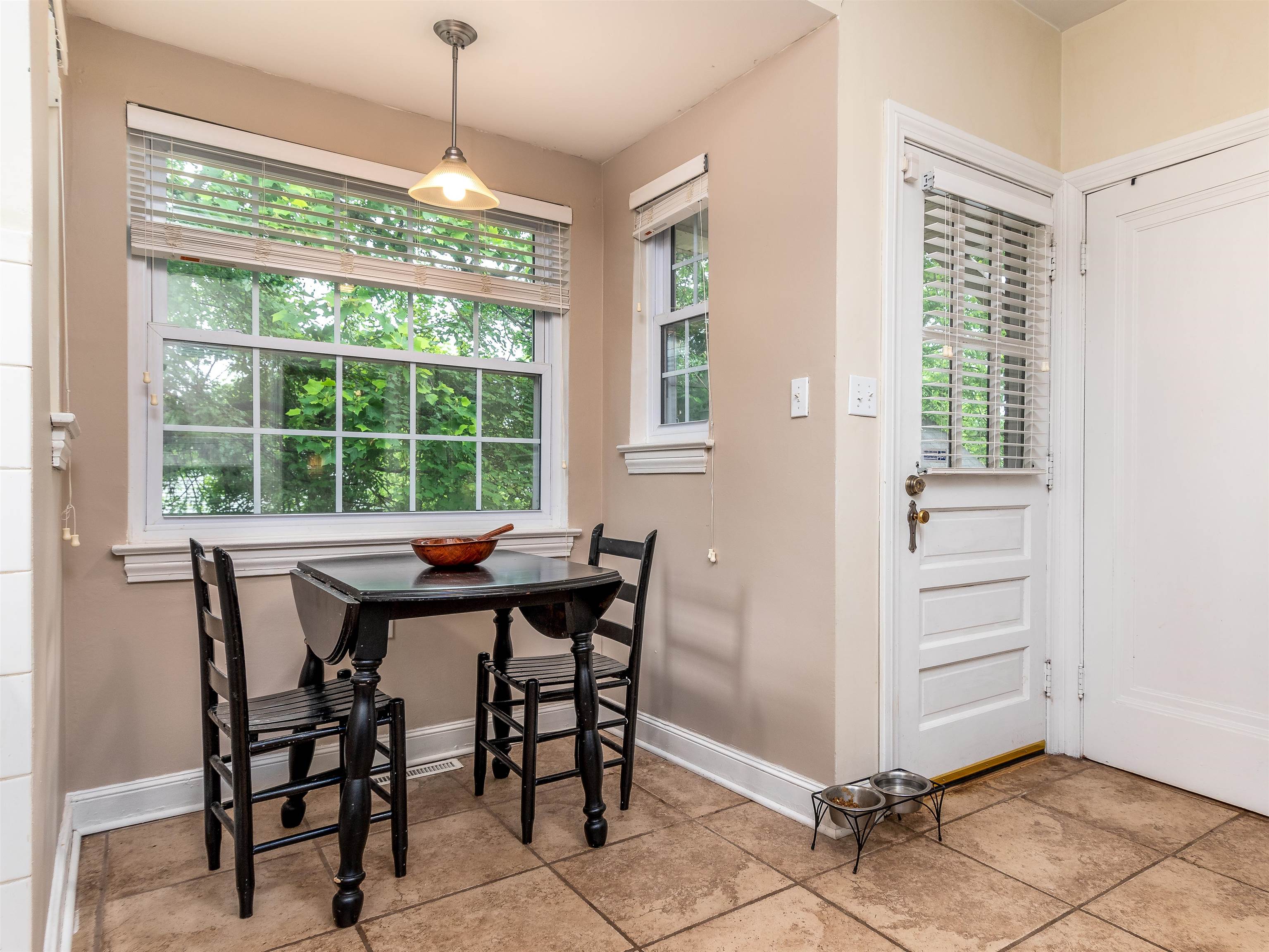 1561 Upland Road Huntington, WV 25701 - Photo 10 of 26 Gallery Image 10