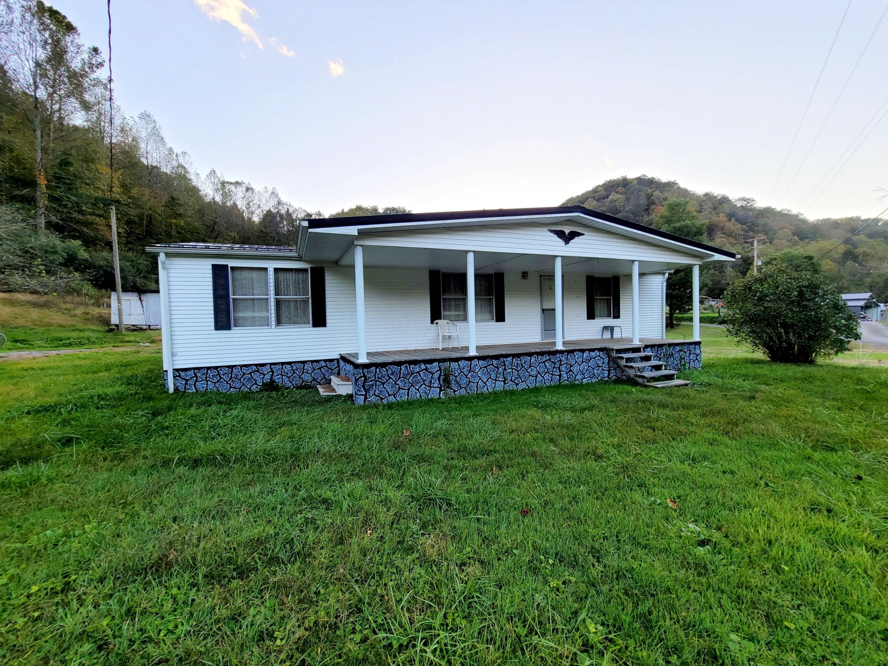 189 Richard Long Road Dante, VA 24237 - Photo 1 of 34 20211017_182514