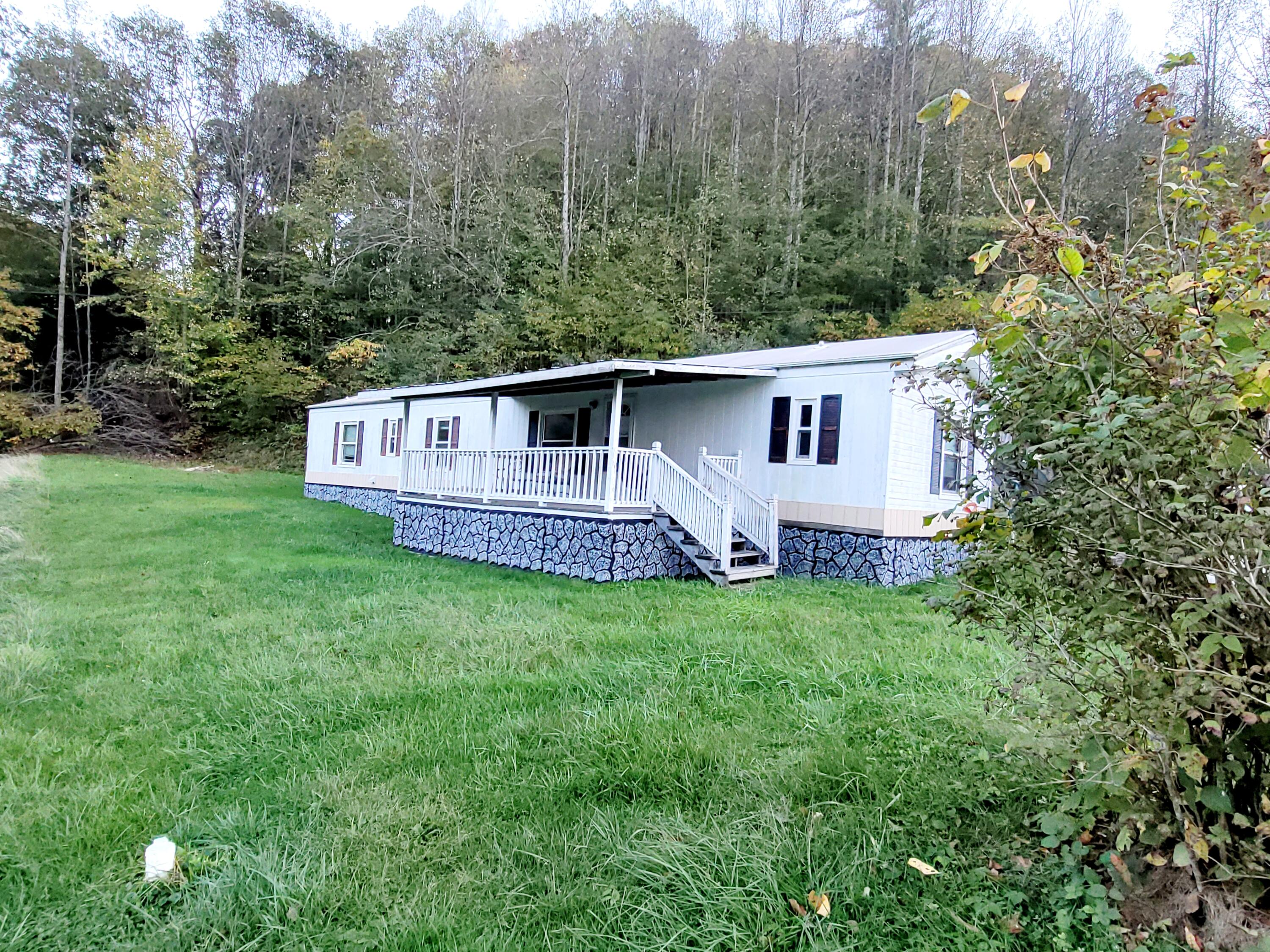 189 Richard Long Road Dante, VA 24237 - Photo 22 of 34 20211017_182959