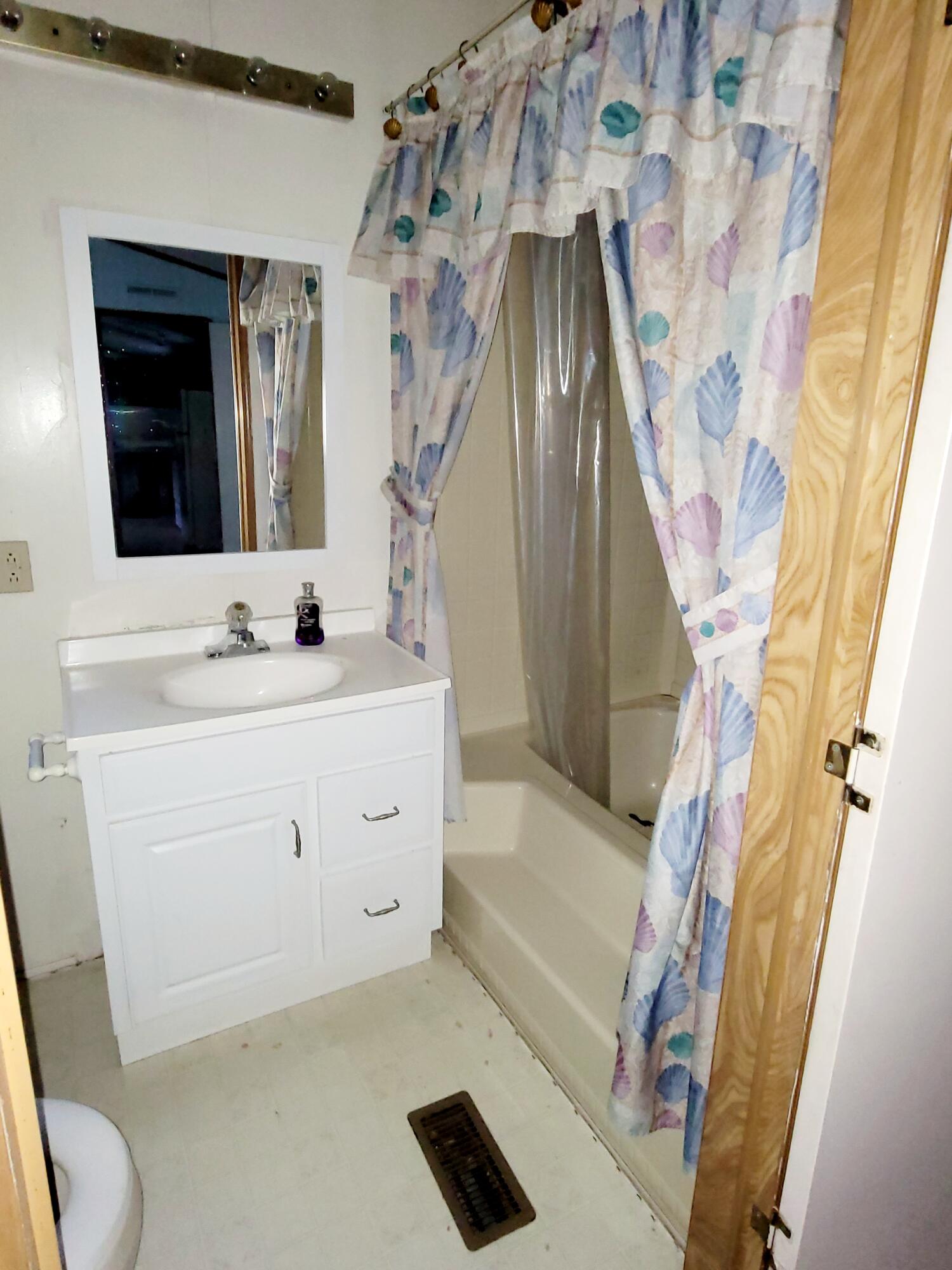 189 Richard Long Road Dante, VA 24237 - Photo 26 of 34 20211017_183257