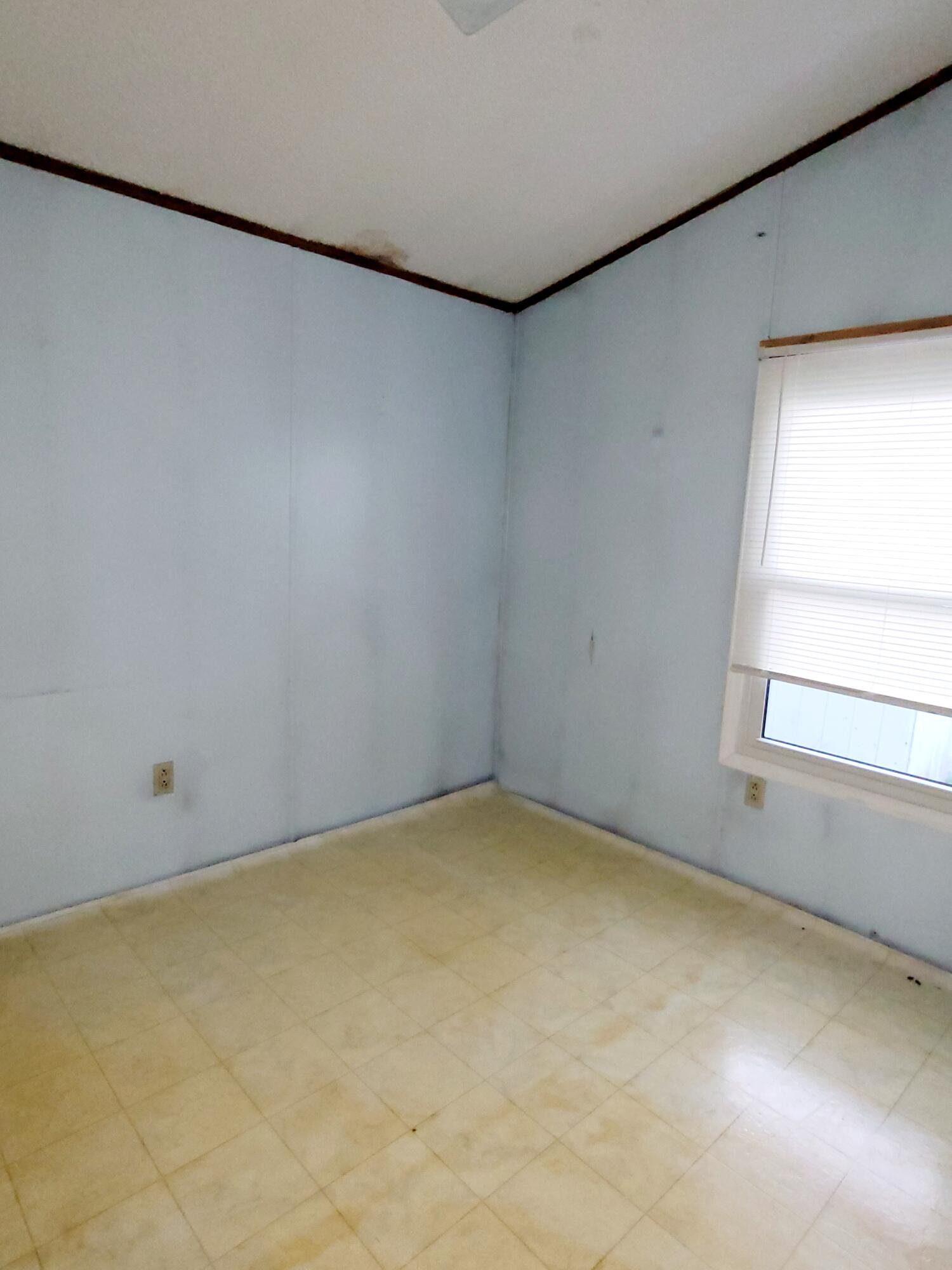 189 Richard Long Road Dante, VA 24237 - Photo 31 of 34 20211017_183145