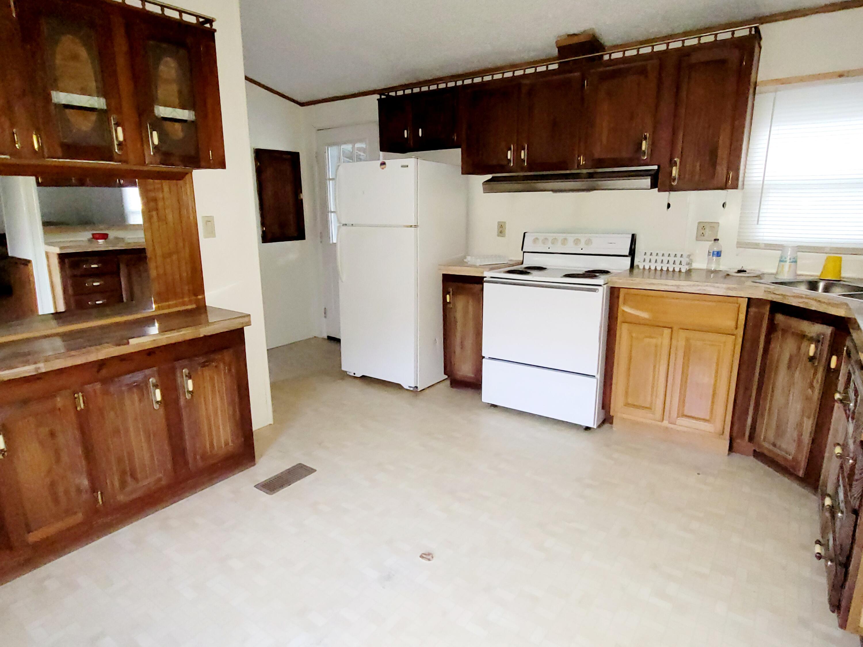 189 Richard Long Road Dante, VA 24237 - Photo 33 of 34 20211017_183120