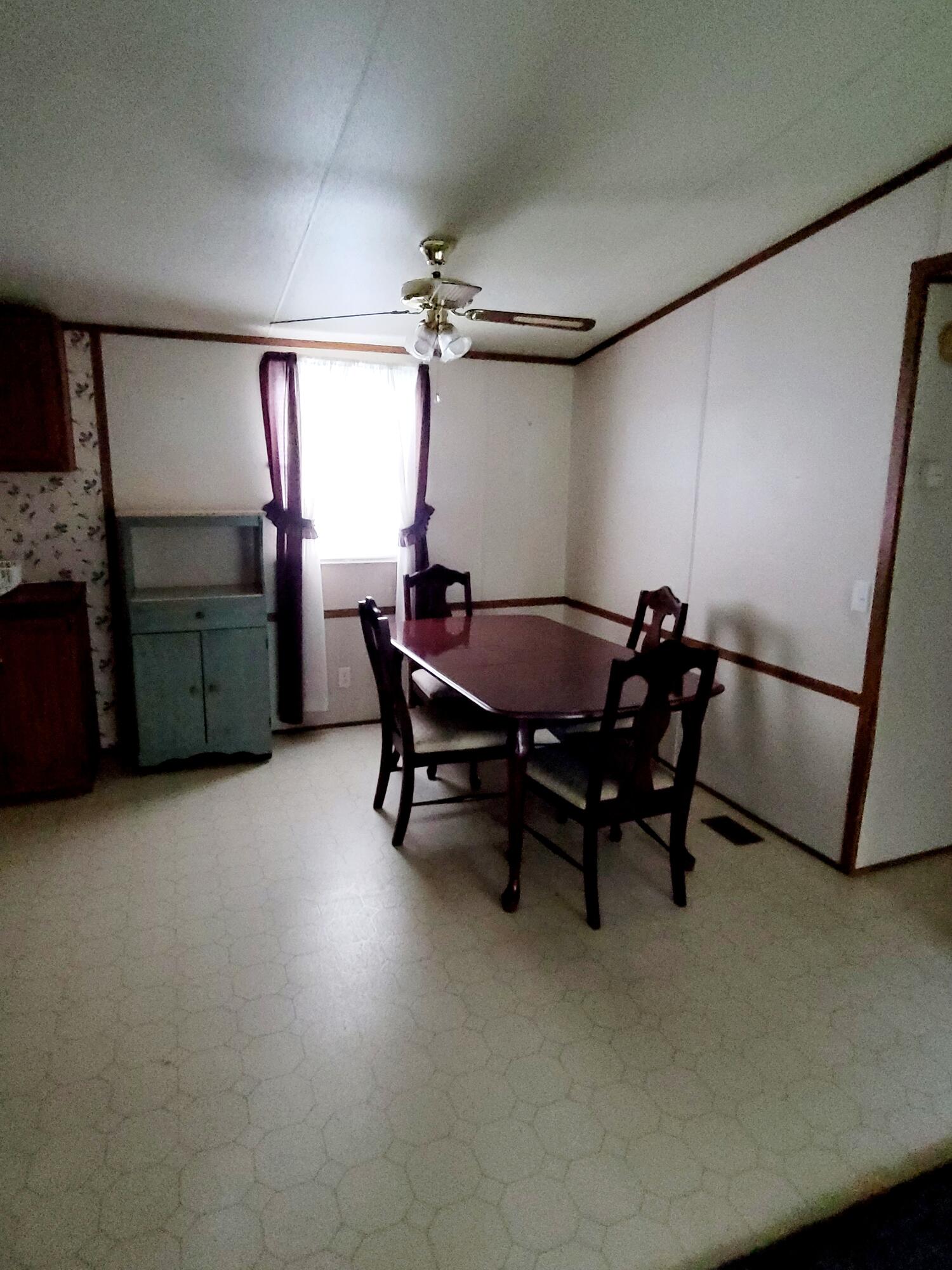 189 Richard Long Road Dante, VA 24237 - Photo 6 of 34 20211017_182815