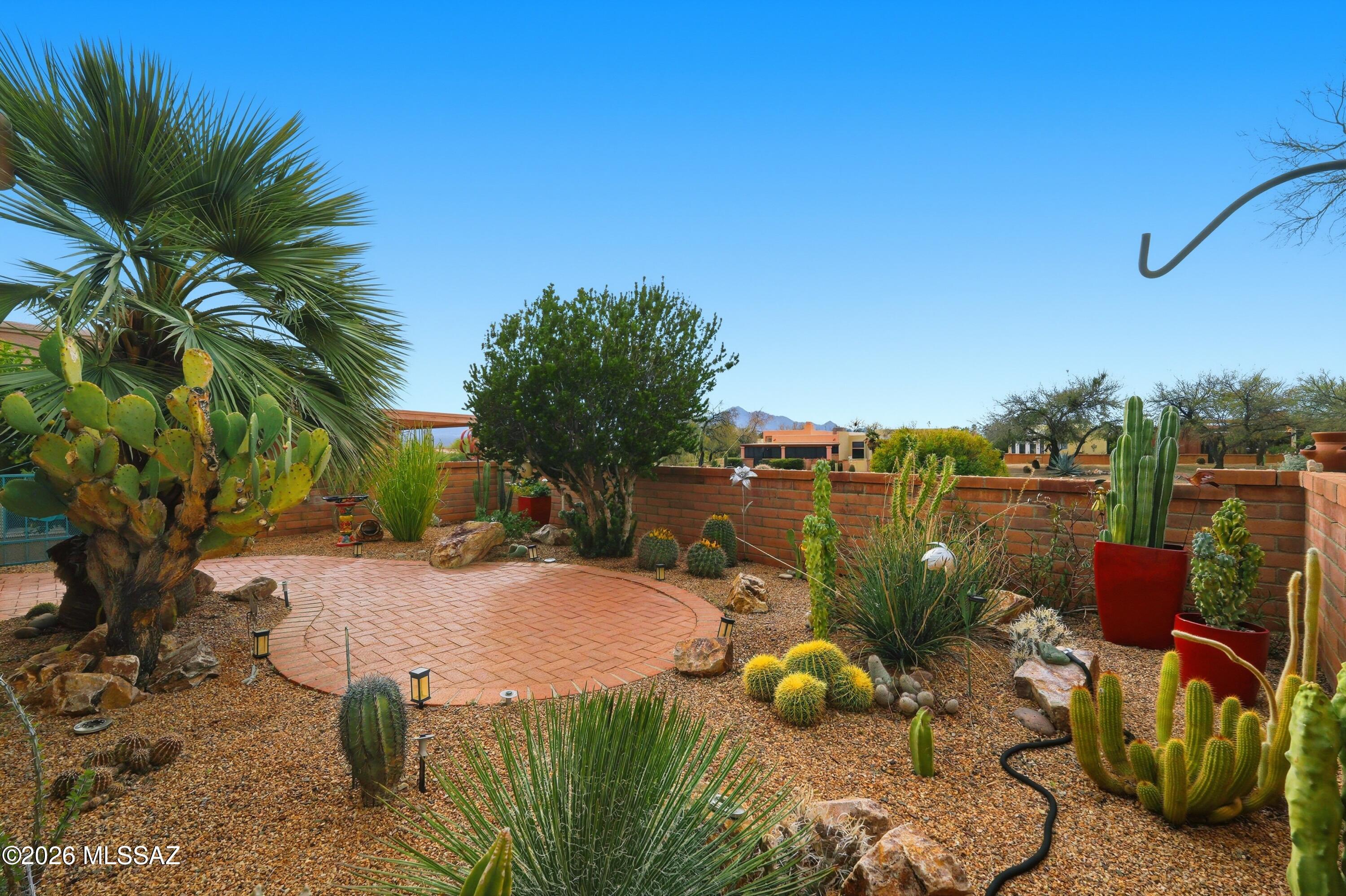 1632 North Rio Mayo Green Valley, AZ 85614 - Photo 25 of 26 Out door setting area