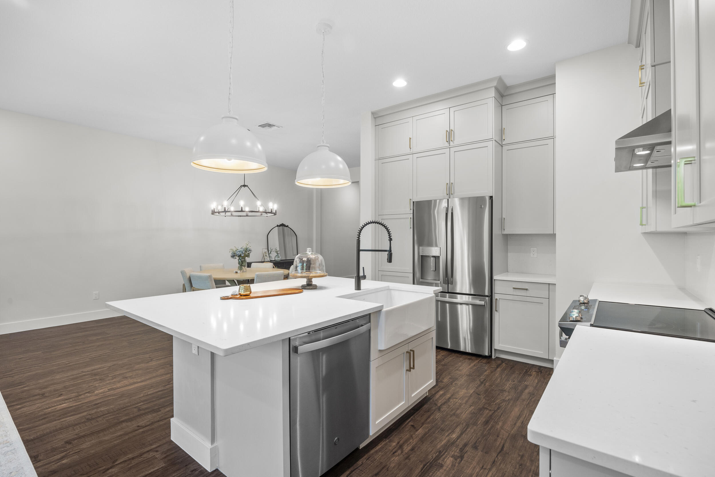 4809 Pointe Midtown Road Palm Beach Gardens, FL 33418 - Photo 11 of 41 Breakfast bar and kitchen