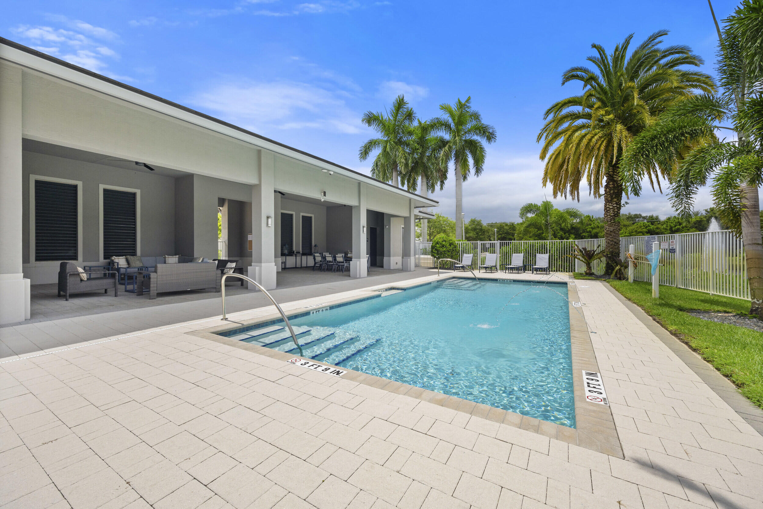 4809 Pointe Midtown Road Palm Beach Gardens, FL 33418 - Photo 35 of 41 Community Pool