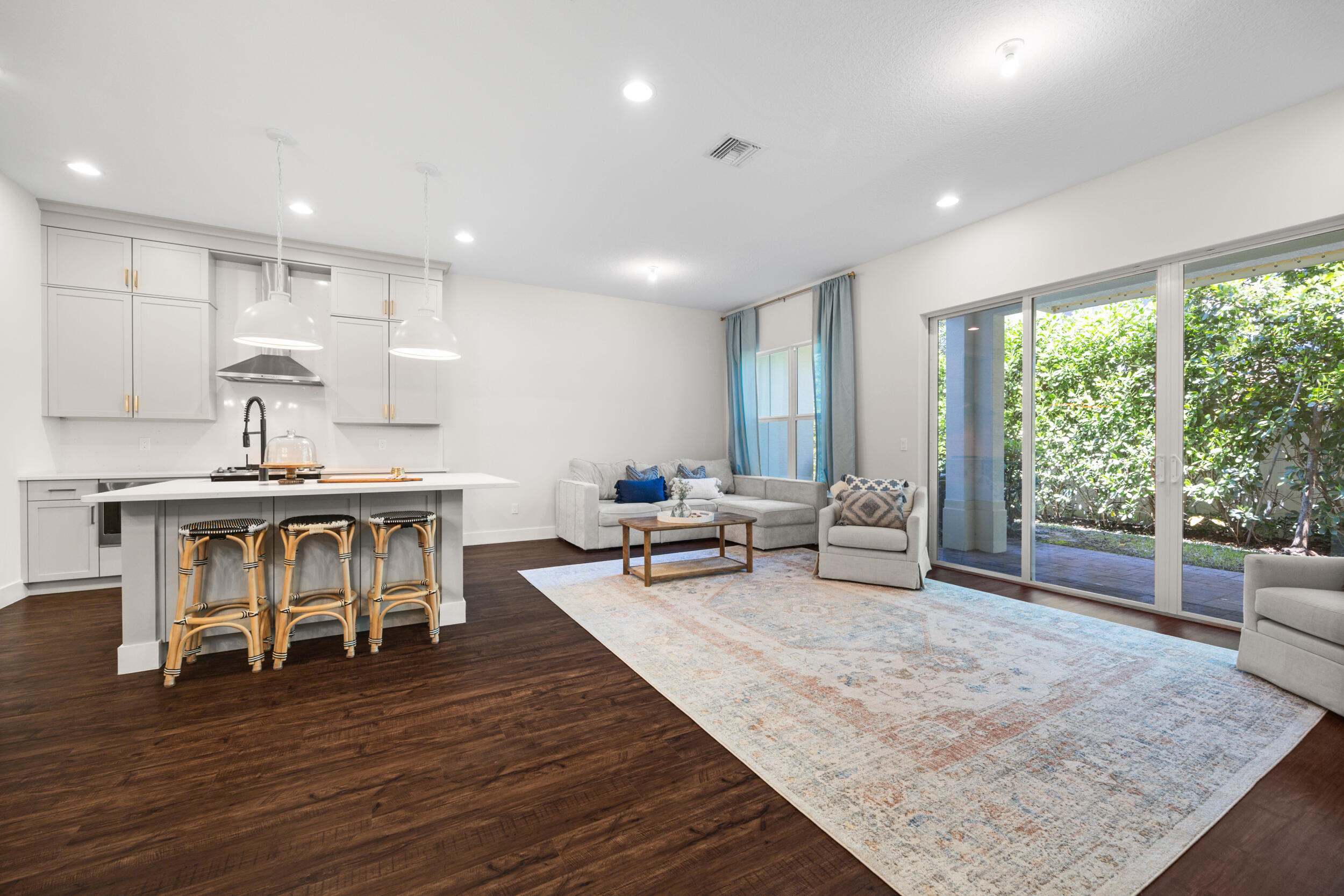 4809 Pointe Midtown Road Palm Beach Gardens, FL 33418 - Photo 6 of 41 Kitchen and living room