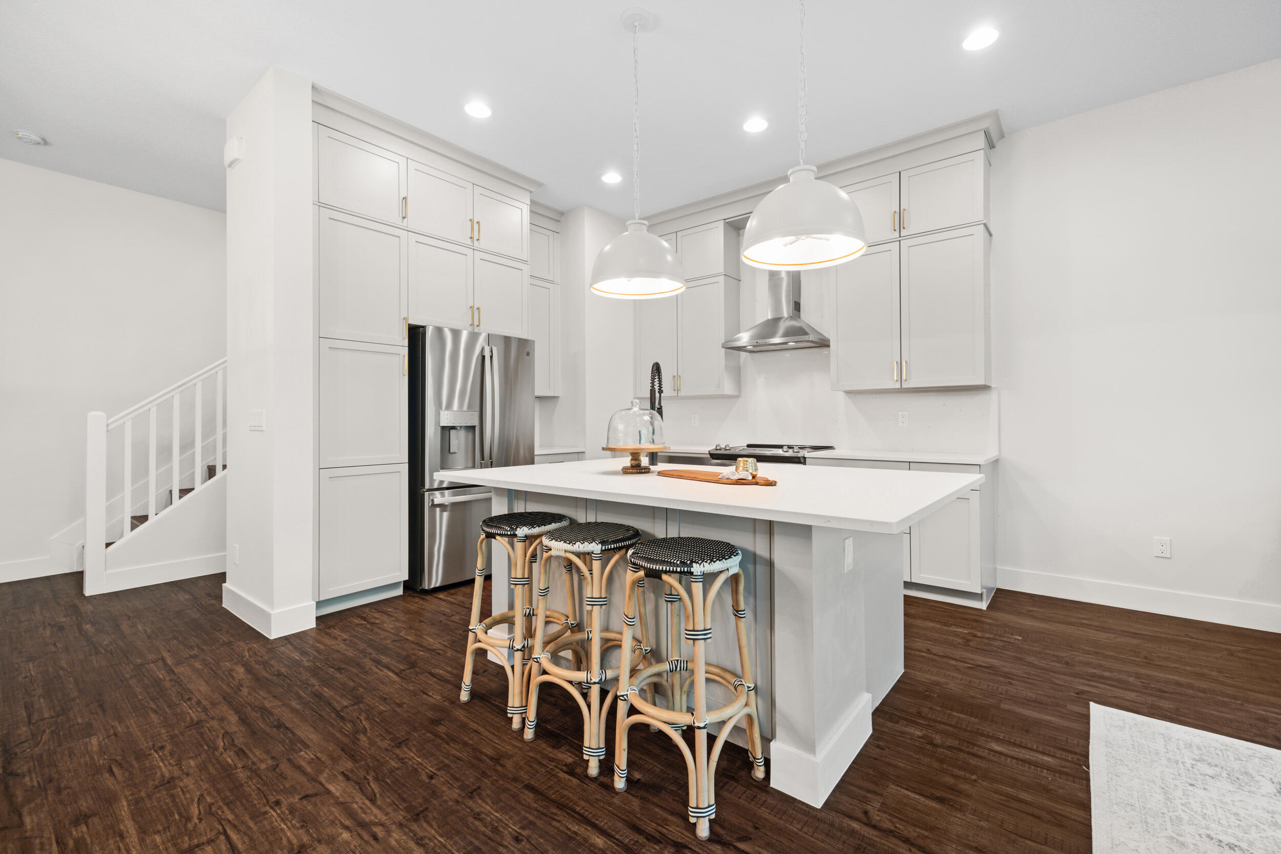 4809 Pointe Midtown Road Palm Beach Gardens, FL 33418 - Photo 8 of 41 Kitchen and breakfast bar