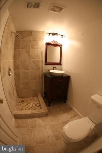 6701 Huntsman Boulevard Springfield, VA 22152 - Photo 13 of 24 Bath #1