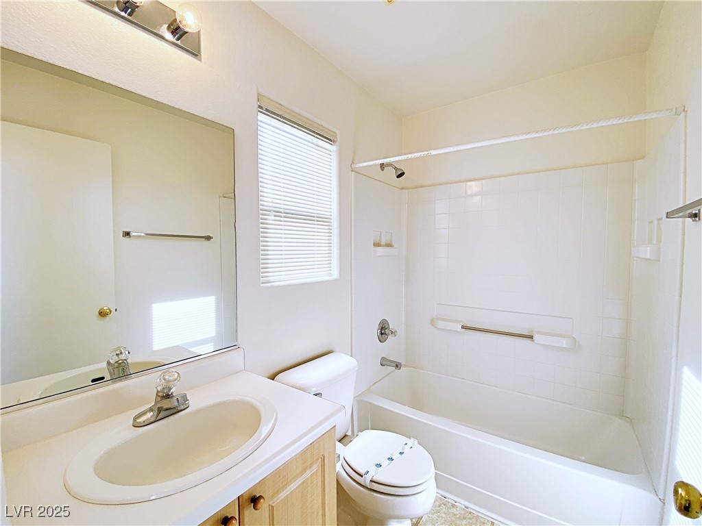 9335 Indian Corn Court, Unit 101 Las Vegas, NV 89178 - Photo 14 of 18 Bathroom with vanity and bathtub / shower combination