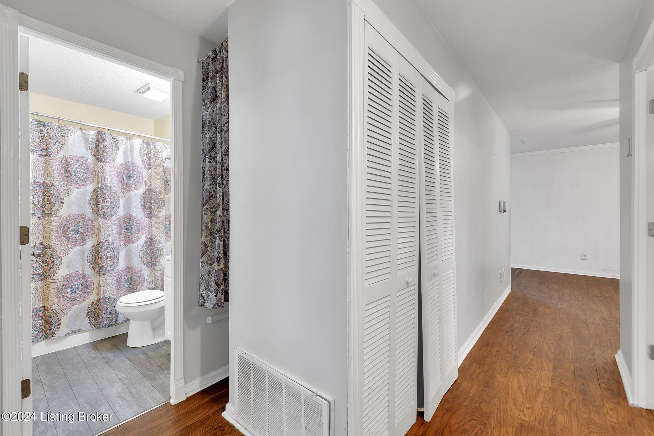 9112 New Maple Road Louisville, KY 40229 - Photo 18 of 25 DSC_9919V