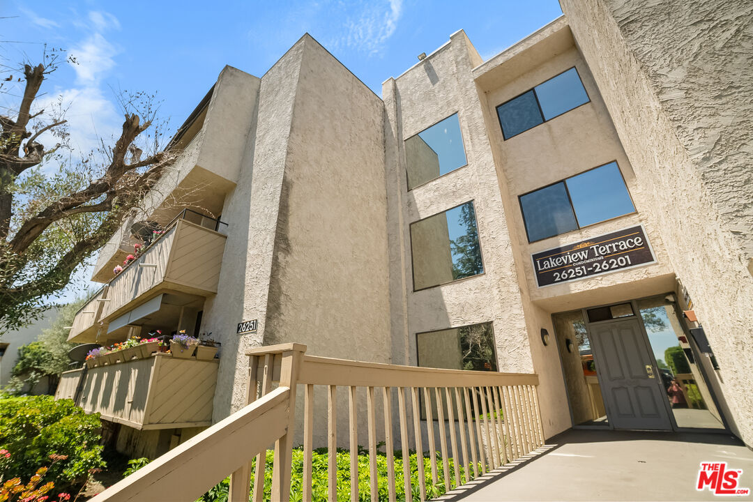 26251 Vermont Avenue, Unit 103 Harbor City, CA 90710 - Photo 2 of 31