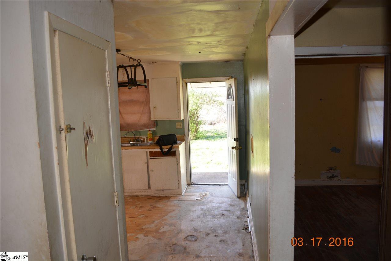 19 A Loop Street Greenville, SC 29609 - Photo 14 of 28 Gallery Image 14