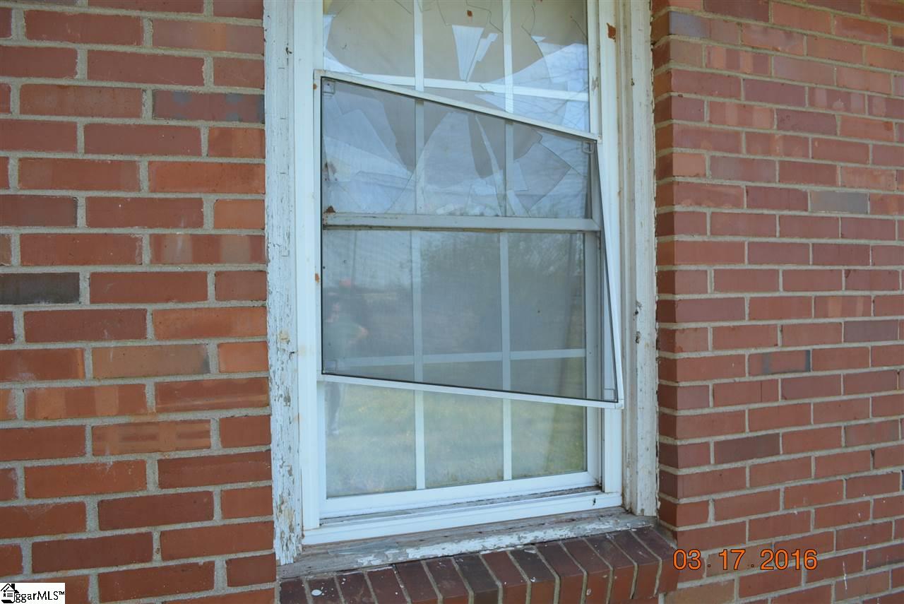 19 A Loop Street Greenville, SC 29609 - Photo 5 of 28 Gallery Image 5