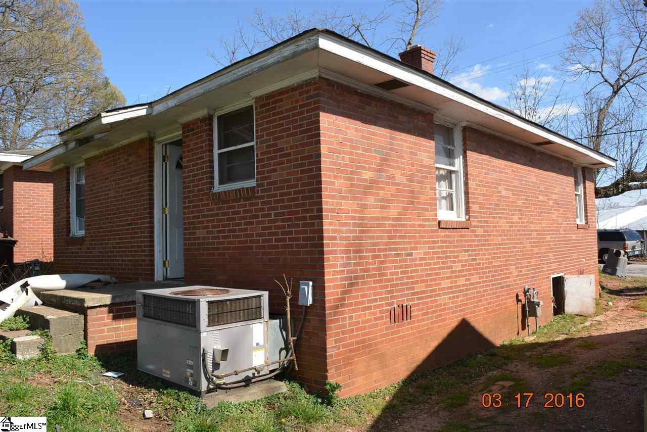19 A Loop Street Greenville, SC 29609 - Photo 9 of 28 Gallery Image 9