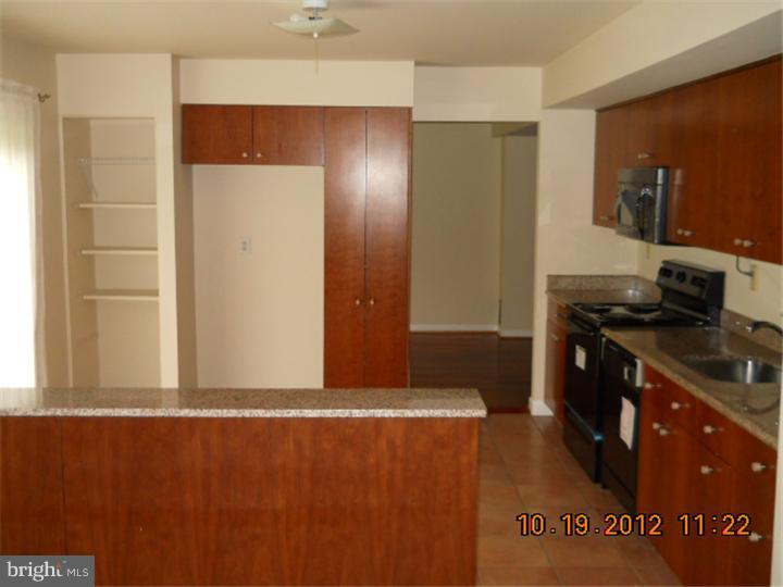 25 Heather Valley Road Holland, PA 18966 - Photo 4 of 9 Kitchen