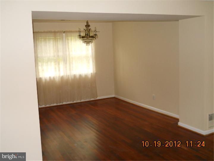 25 Heather Valley Road Holland, PA 18966 - Photo 7 of 9 Dining Room