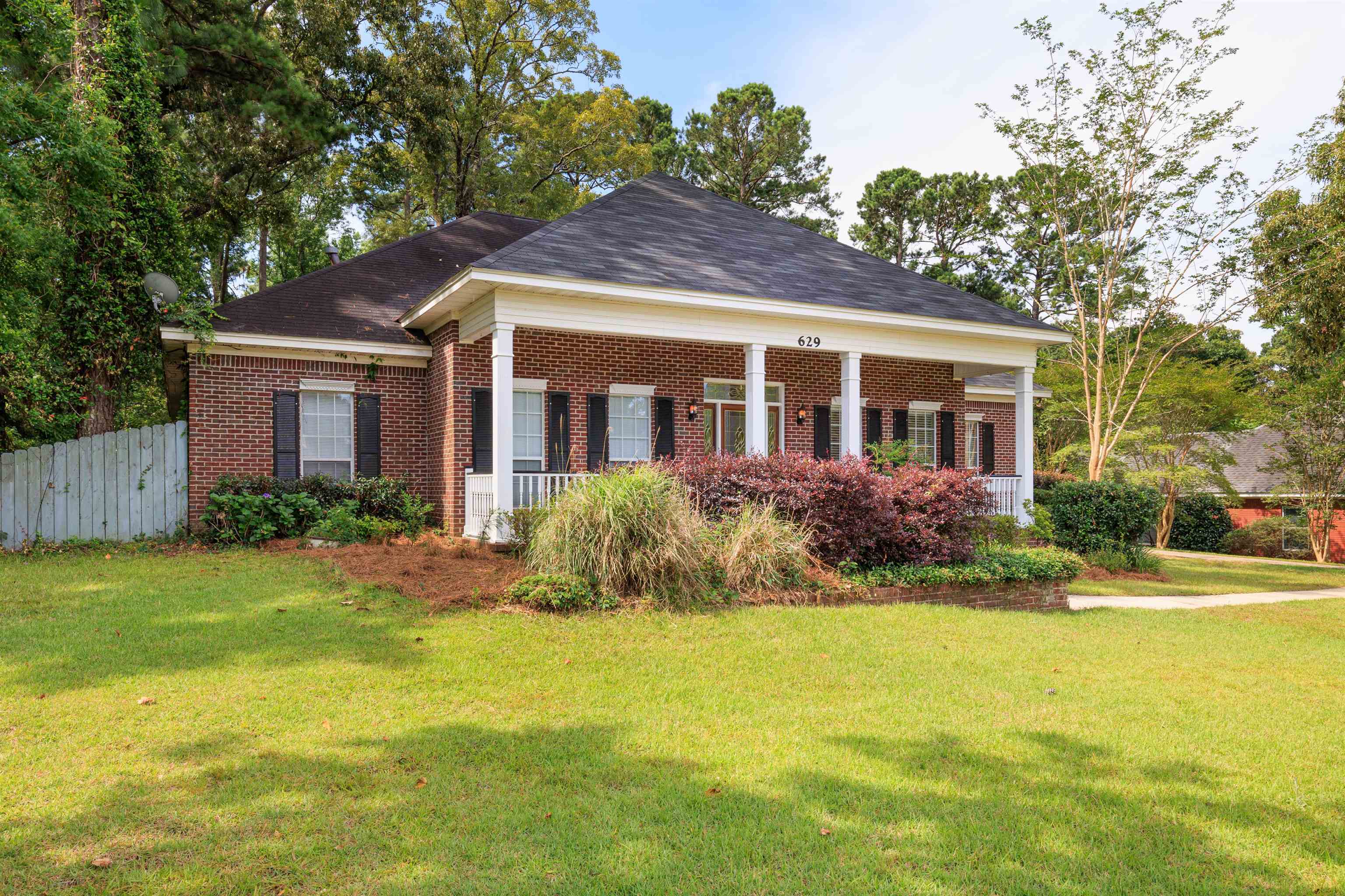 629 Southern Way Daphne, AL 36527 - Photo 1 of 34