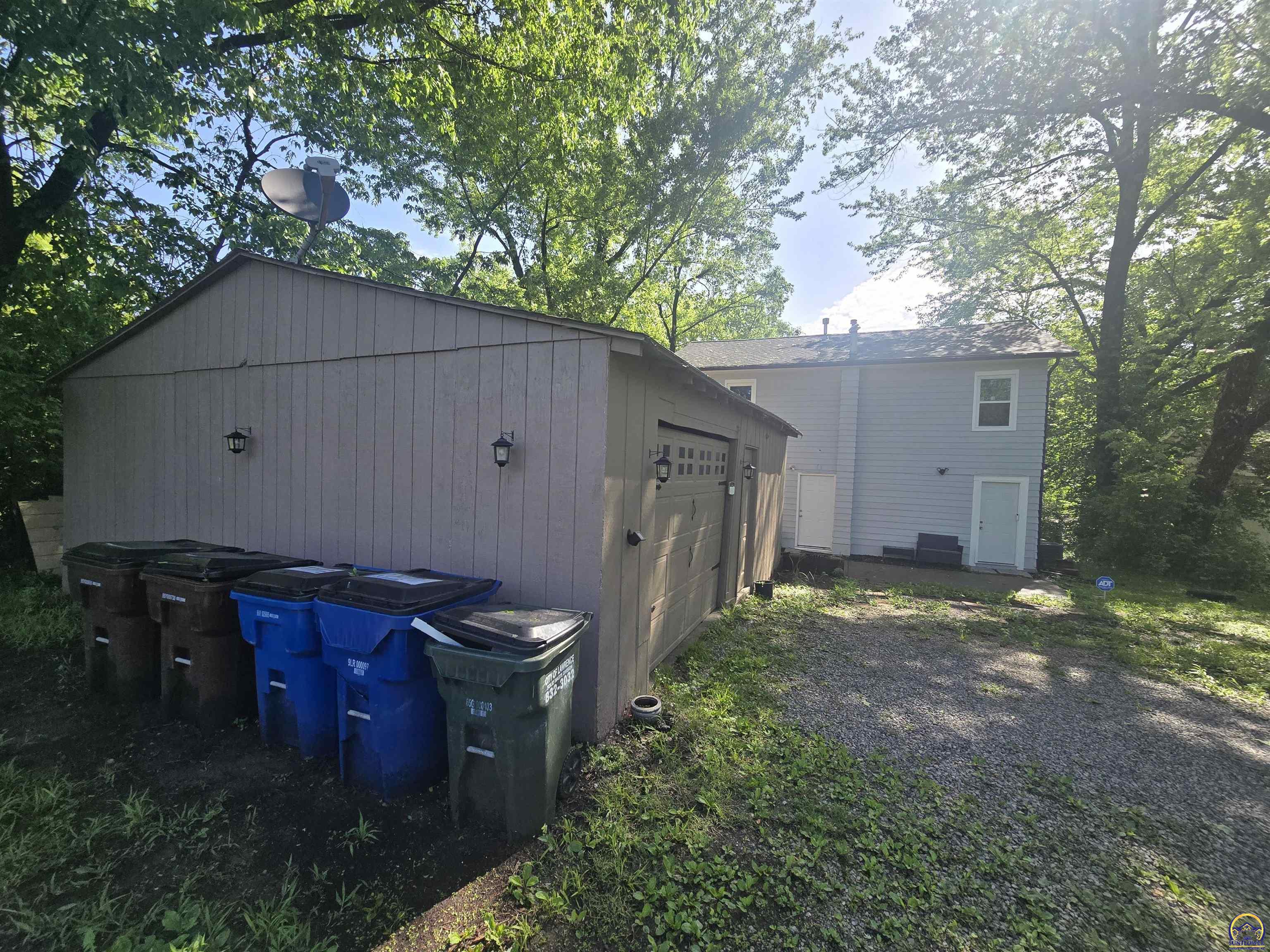 1219 Brook Street Lawrence, KS 66044 - Photo 8 of 30