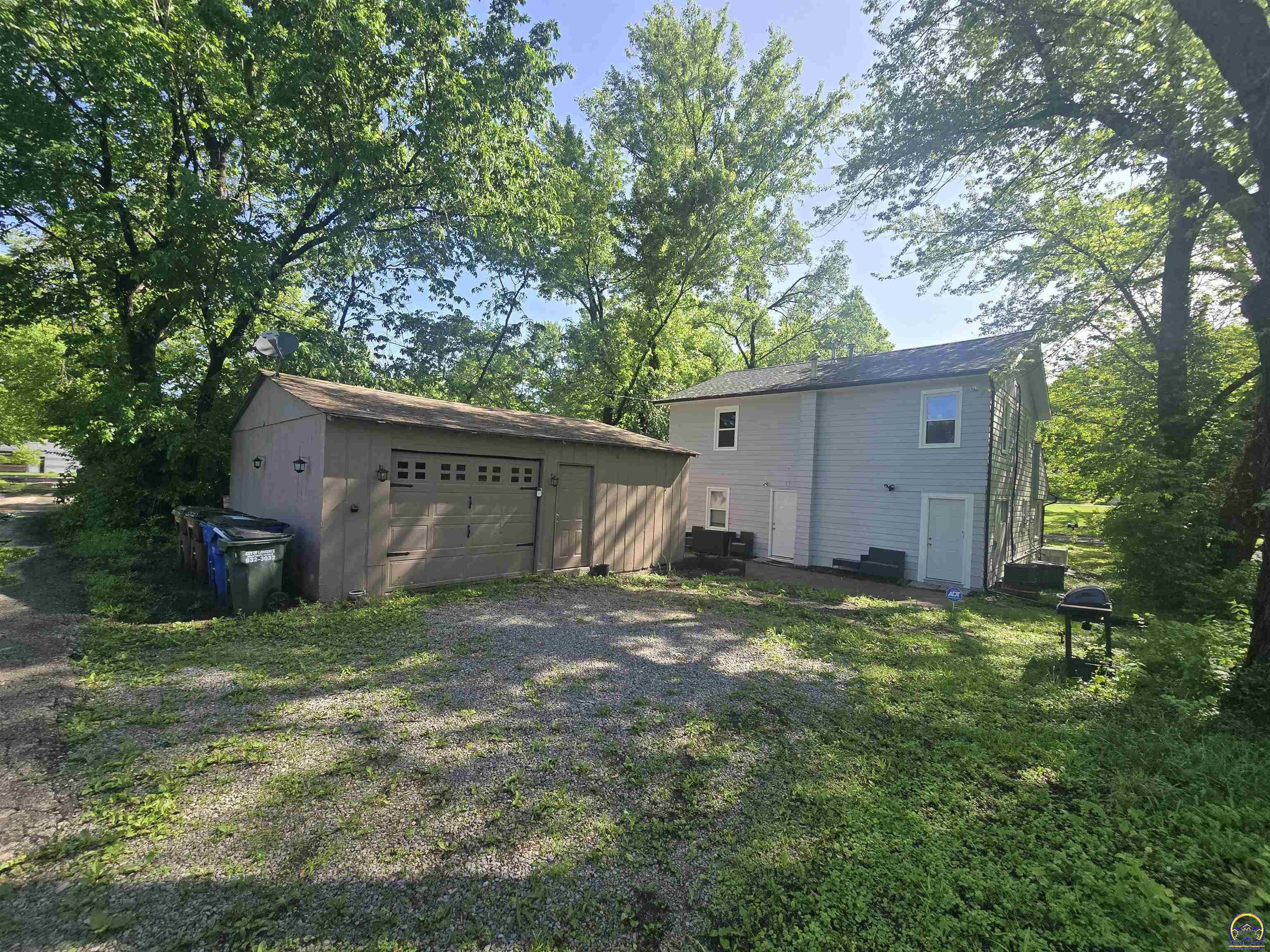1219 Brook Street Lawrence, KS 66044 - Photo 9 of 30