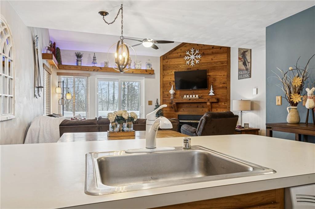 5103 Summit Drive Hidden Valley, PA 15502 - Photo 5 of 29