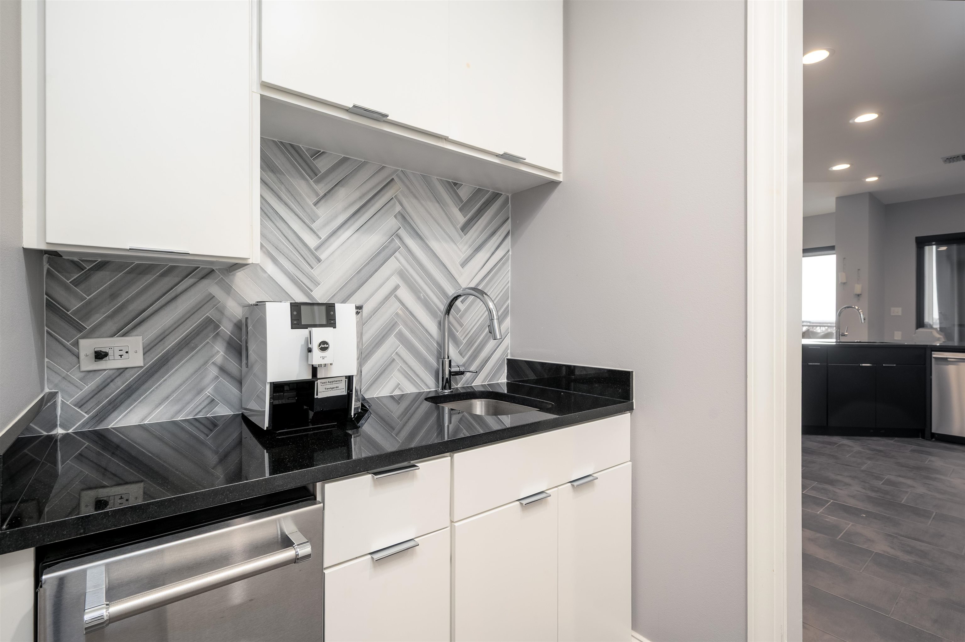 717 Riverside Drive, Unit 805/806 Memphis, TN 38103 - Photo 12 of 40