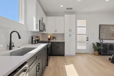 $424,900 | 2608 Bristol Drive, Unit B, Austin, TX 78723