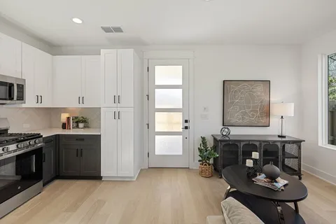 $424,900 | 2608 Bristol Drive, Unit B, Austin, TX 78723