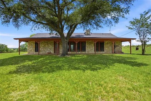 $599,000 | 573 County Road 3592, Paradise, TX 76073