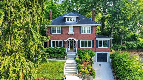 $749,000 | 2924 Erie Avenue, Cincinnati, OH 45208