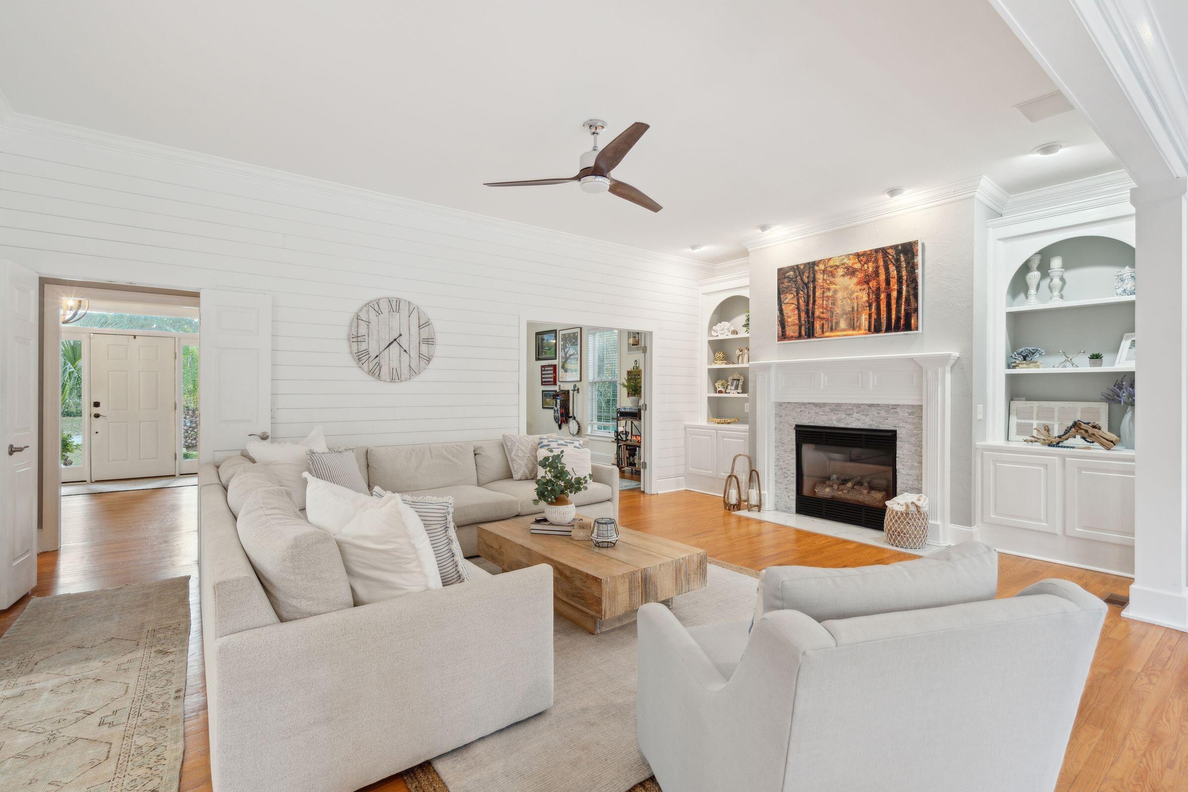 3435 Henrietta Hartford Road Mount Pleasant, SC 29466 - Photo 20 of 49 Family room