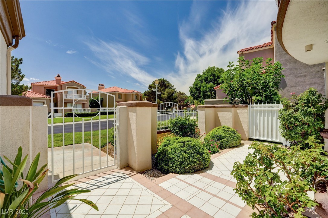 8224 Horseshoe Bend Lane Las Vegas, NV 89113 - Photo 2 of 33