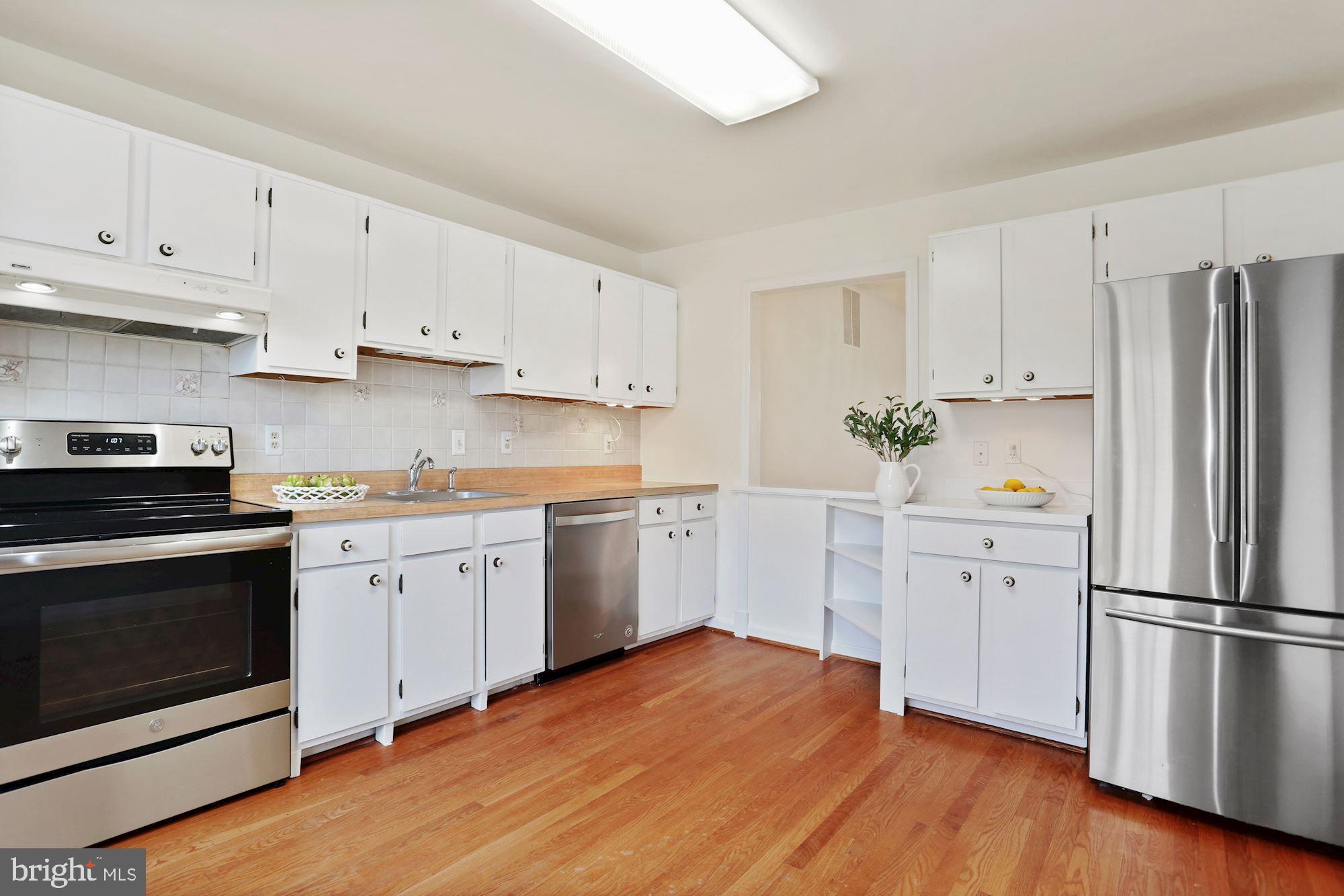 3829 Ferrara Drive Silver Spring, MD 20906 - Photo 5 of 29 Large Kitchen