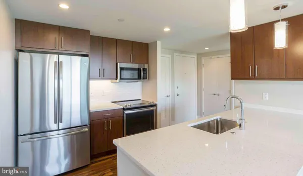 $6,808 | 2200 Benjamin Franklin Parkway, Unit S1802, Philadelphia, PA 19130