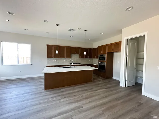 $729,900 | 697 Castle Street, Oakley, CA 94561