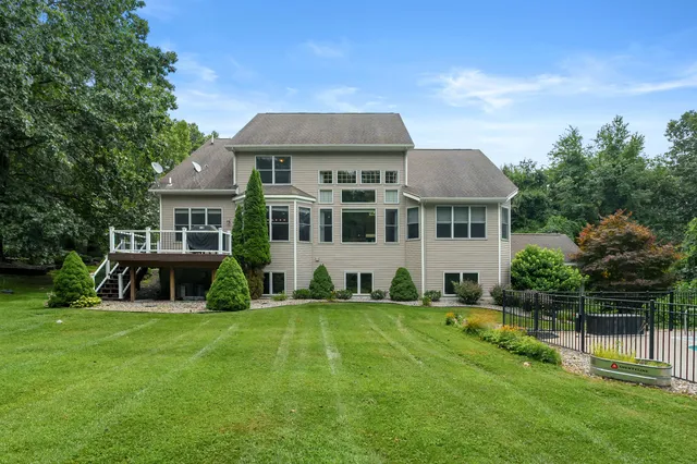 $874,900 | 9116 South 6th Street, Kalamazoo, MI 49009