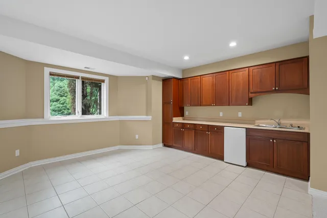 $874,900 | 9116 South 6th Street, Kalamazoo, MI 49009